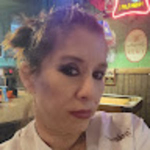 Meet your Posher, Raquel